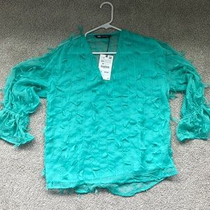Beautiful top with ruffle cuff from Zara